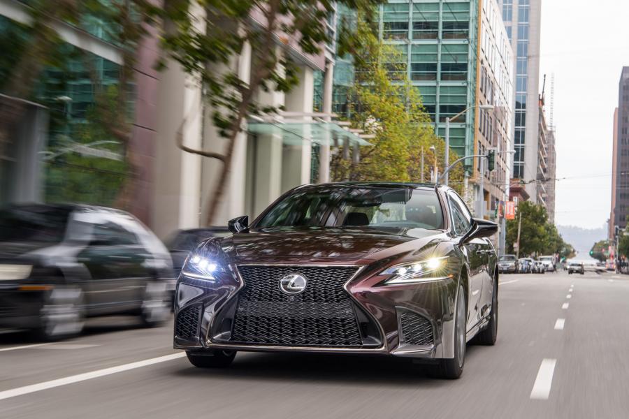  Lexus LS500 F-Sport 2017 года  (NA) (фото 45 из 66)